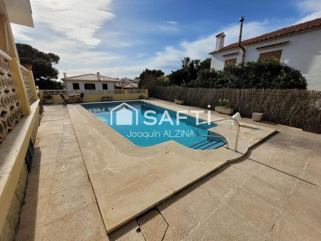 7 slaapkamer Villa te koop in Es Castell met zwembad - € 980.000 (Ref: 9666310)