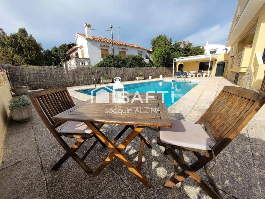 7 slaapkamer Villa te koop in Es Castell met zwembad - € 980.000 (Ref: 9666310)