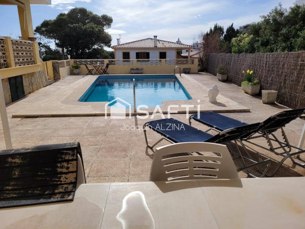 7 slaapkamer Villa te koop in Es Castell met zwembad - € 980.000 (Ref: 9666310)
