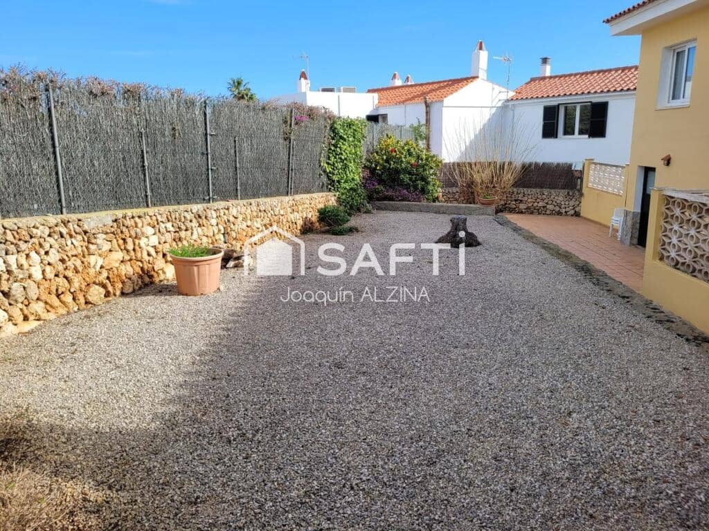 7 slaapkamer Villa te koop in Es Castell met zwembad - € 980.000 (Ref: 9666310)