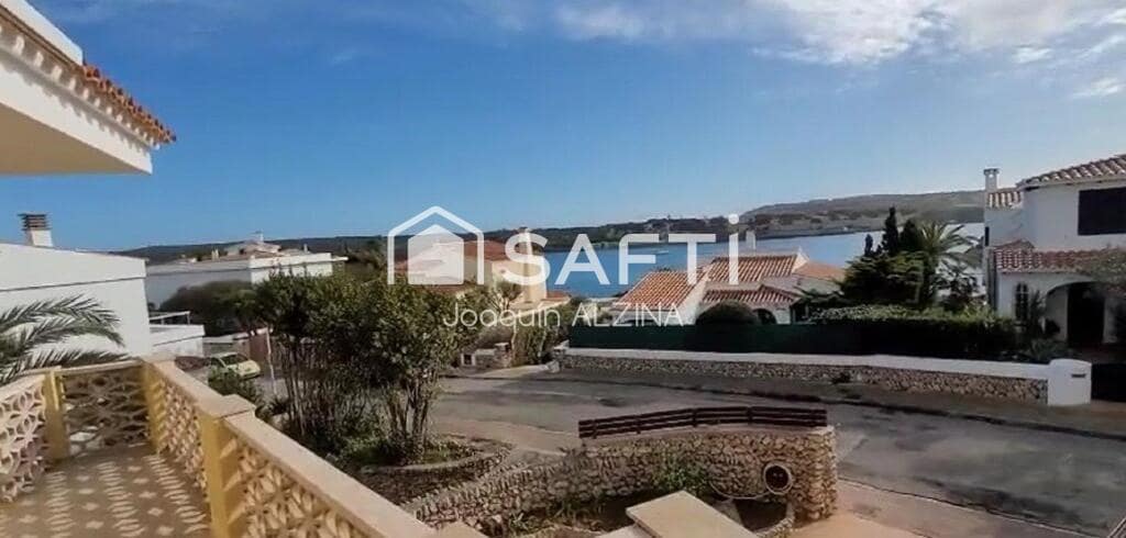 7 sypialnia Willa na sprzedaż w Es Castell z basenem - 890 000 € (Ref: 9666310)
