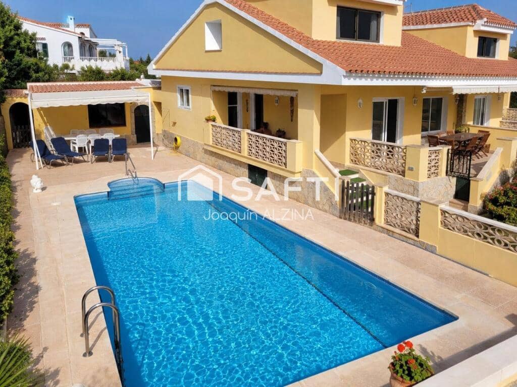 7 sovrum Villa till salu i Es Castell med pool - 890 000 € (Ref: 9666310)