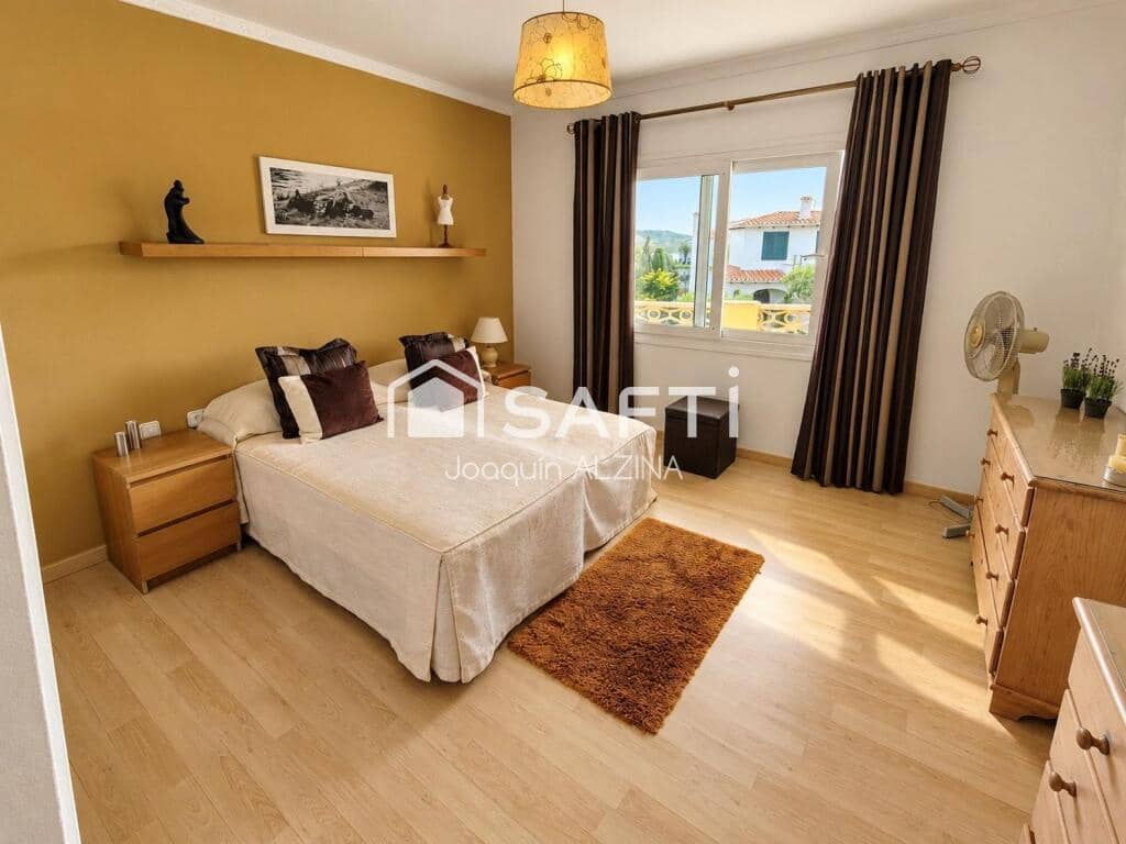 Chalet de 7 habitaciones en Es Castell en venta con piscina - 890.000 € (Ref: 9666310)