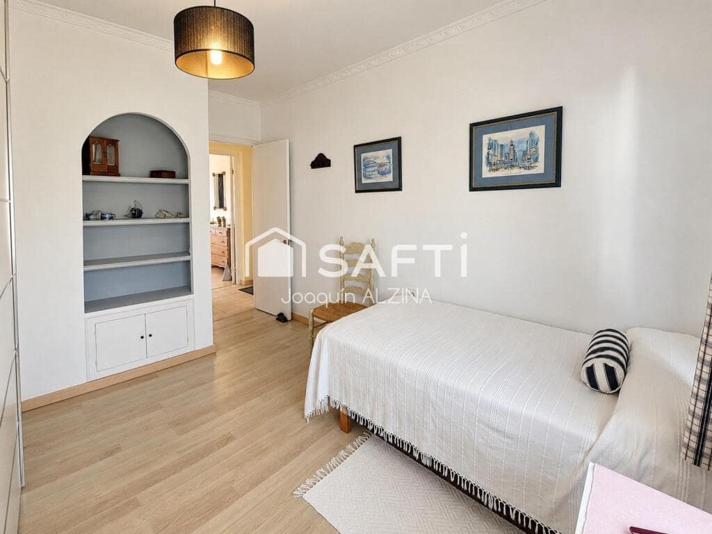 Chalet de 7 habitaciones en Es Castell en venta con piscina - 890.000 € (Ref: 9666310)