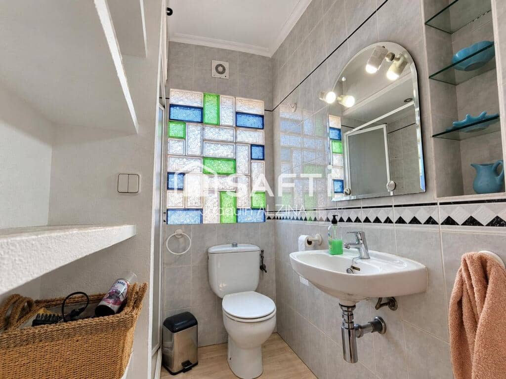 Chalet de 7 habitaciones en Es Castell en venta con piscina - 890.000 € (Ref: 9666310)