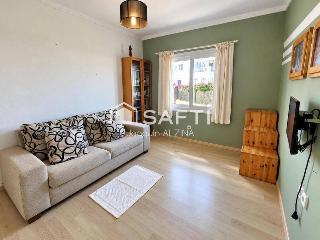 Chalet de 7 habitaciones en Es Castell en venta con piscina - 890.000 € (Ref: 9666310)
