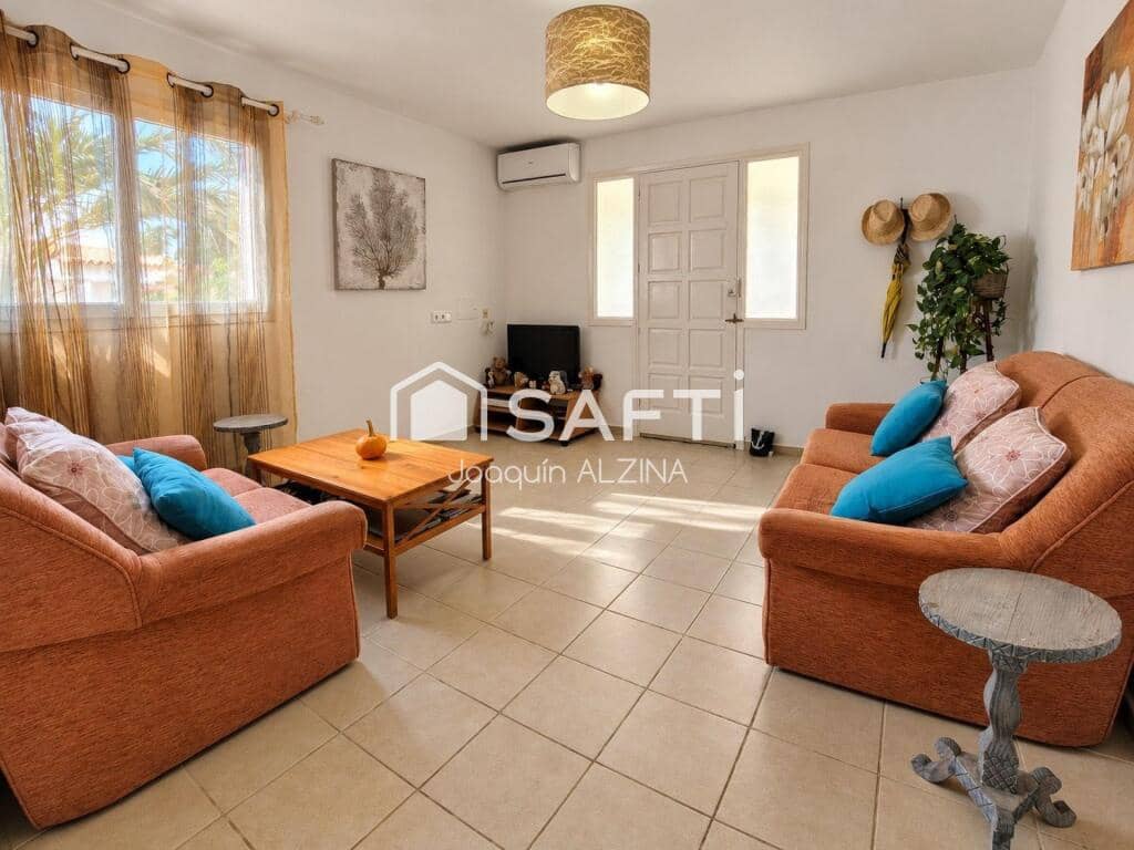 Chalet de 7 habitaciones en Es Castell en venta con piscina - 890.000 € (Ref: 9666310)