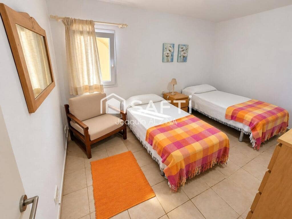 Chalet de 7 habitaciones en Es Castell en venta con piscina - 890.000 € (Ref: 9666310)