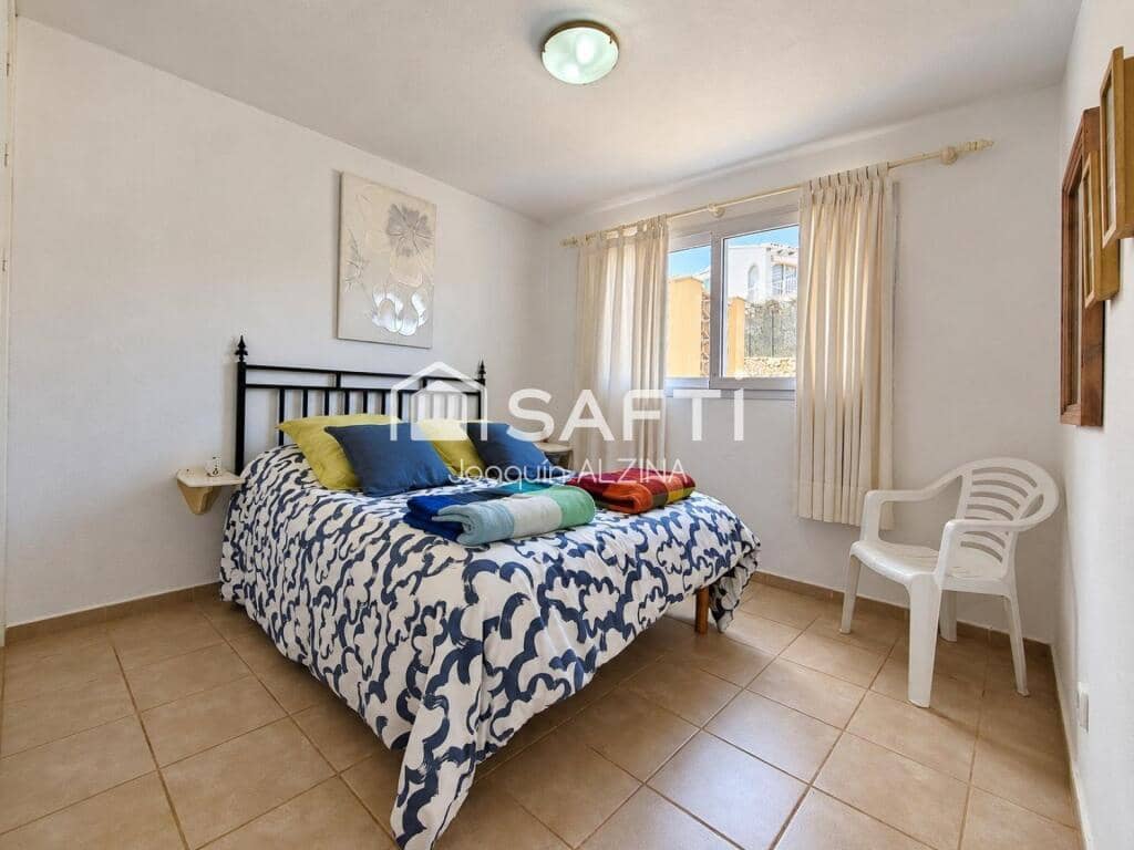 Chalet de 7 habitaciones en Es Castell en venta con piscina - 890.000 € (Ref: 9666310)