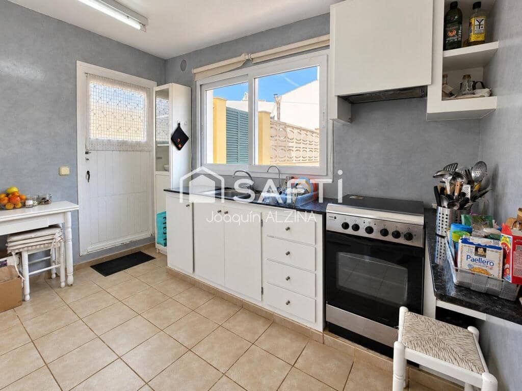 Chalet de 7 habitaciones en Es Castell en venta con piscina - 890.000 € (Ref: 9666310)