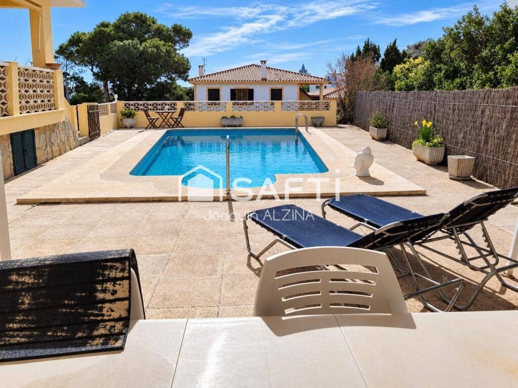 Chalet de 7 habitaciones en Es Castell en venta con piscina - 890.000 € (Ref: 9666310)