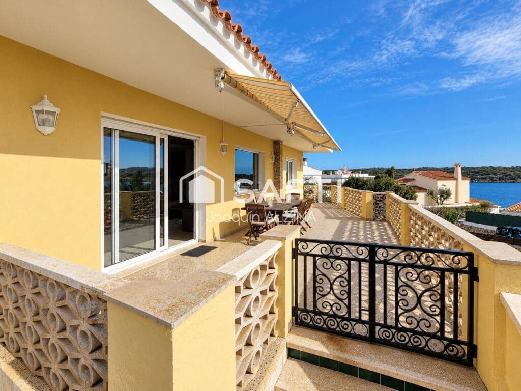 Chalet de 7 habitaciones en Es Castell en venta con piscina - 890.000 € (Ref: 9666310)
