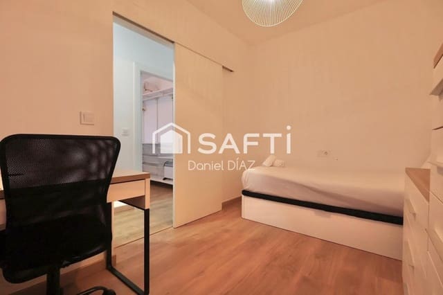 2 bedroom Apartment for sale in Empuriabrava, Castelló d'Empúries with pool - € 259,000 (Ref: 9666314)