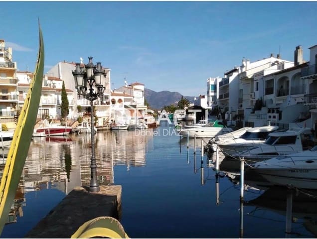 2 bedroom Apartment for sale in Empuriabrava, Castelló d'Empúries with pool - € 259,000 (Ref: 9666314)