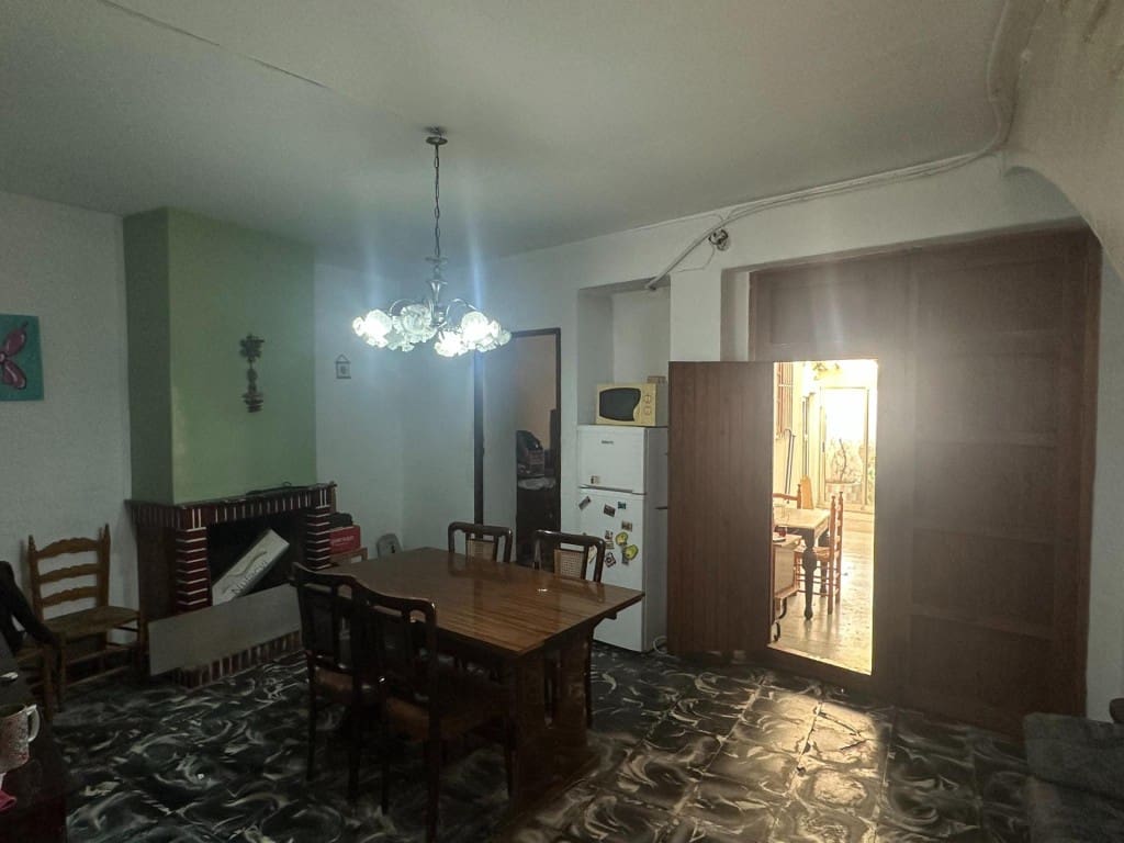 4 makuuhuone Huvila myytävänä paikassa Oliva - 120 000 € (Ref: 9666318)