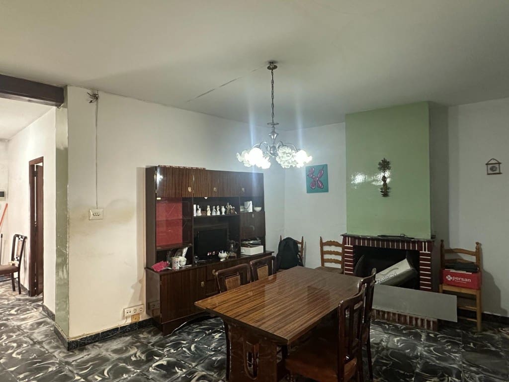 4 makuuhuone Huvila myytävänä paikassa Oliva - 120 000 € (Ref: 9666318)