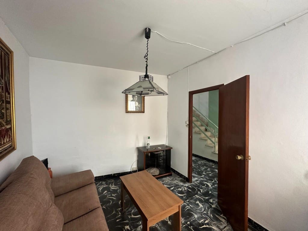 4 makuuhuone Huvila myytävänä paikassa Oliva - 120 000 € (Ref: 9666318)