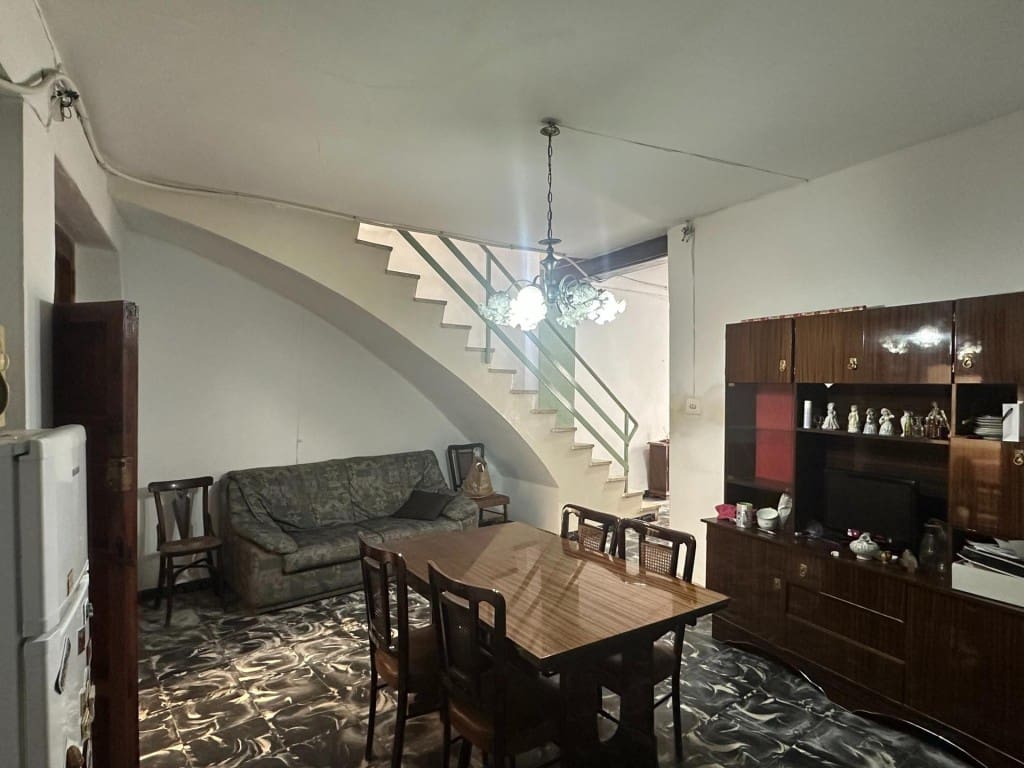 4 makuuhuone Huvila myytävänä paikassa Oliva - 120 000 € (Ref: 9666318)