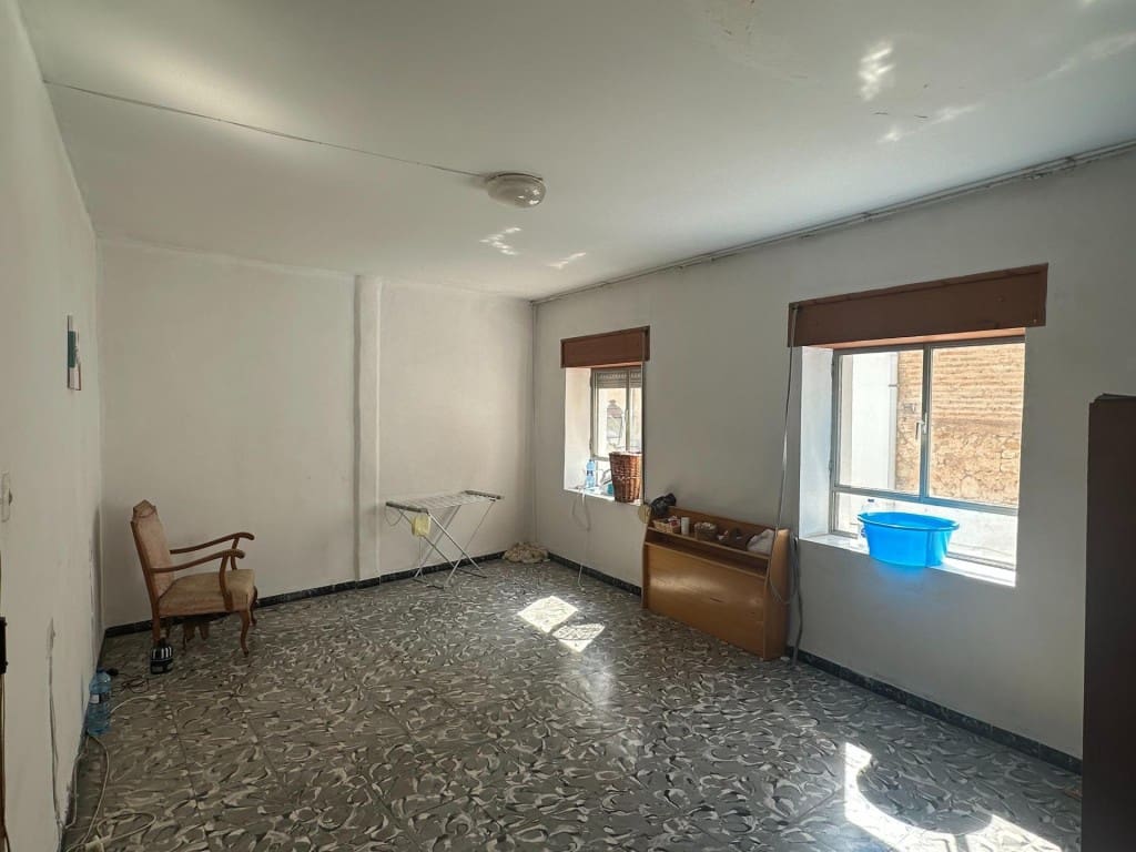 4 makuuhuone Huvila myytävänä paikassa Oliva - 120 000 € (Ref: 9666318)