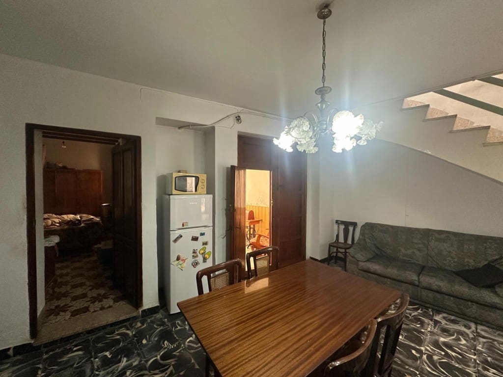 4 makuuhuone Huvila myytävänä paikassa Oliva - 120 000 € (Ref: 9666318)