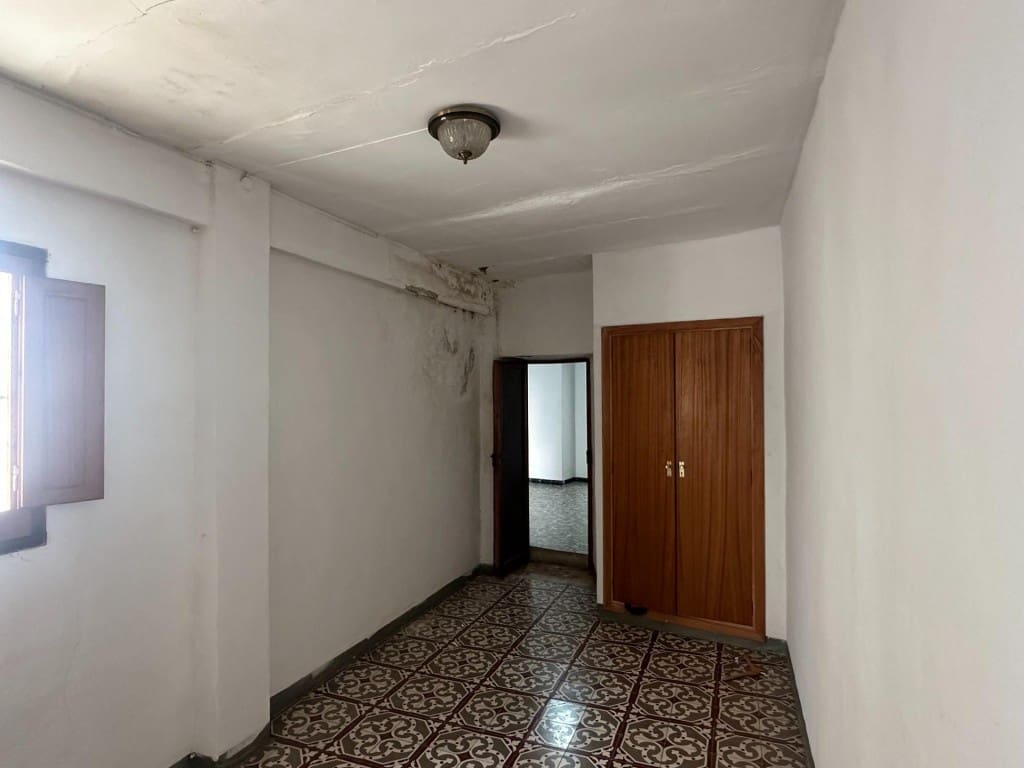 4 makuuhuone Huvila myytävänä paikassa Oliva - 120 000 € (Ref: 9666318)