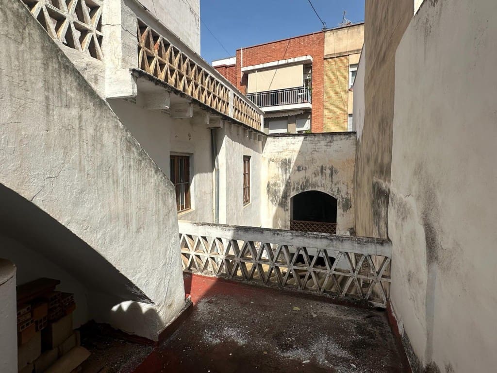 4 makuuhuone Huvila myytävänä paikassa Oliva - 120 000 € (Ref: 9666318)