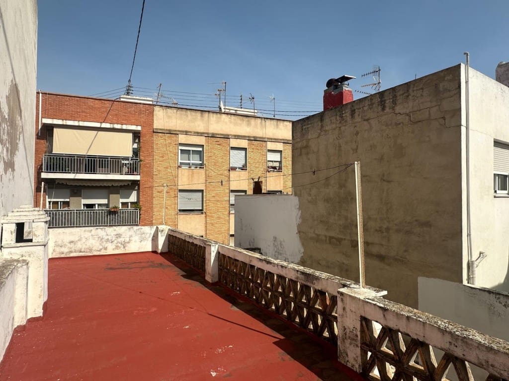 4 makuuhuone Huvila myytävänä paikassa Oliva - 120 000 € (Ref: 9666318)