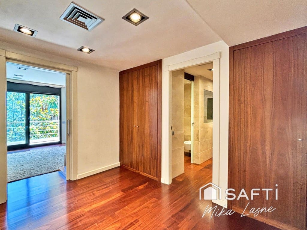 8 slaapkamer Villa te koop in Cabrils met zwembad garage - € 1.850.000 (Ref: 9666323)