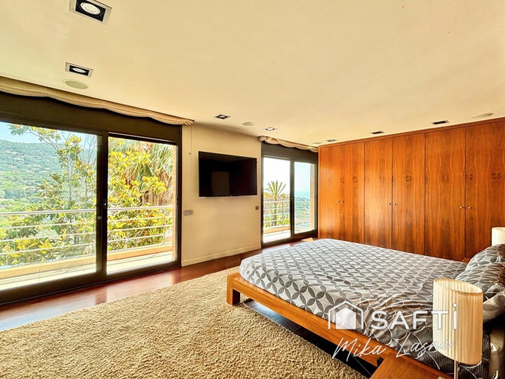 8 slaapkamer Villa te koop in Cabrils met zwembad garage - € 1.850.000 (Ref: 9666323)