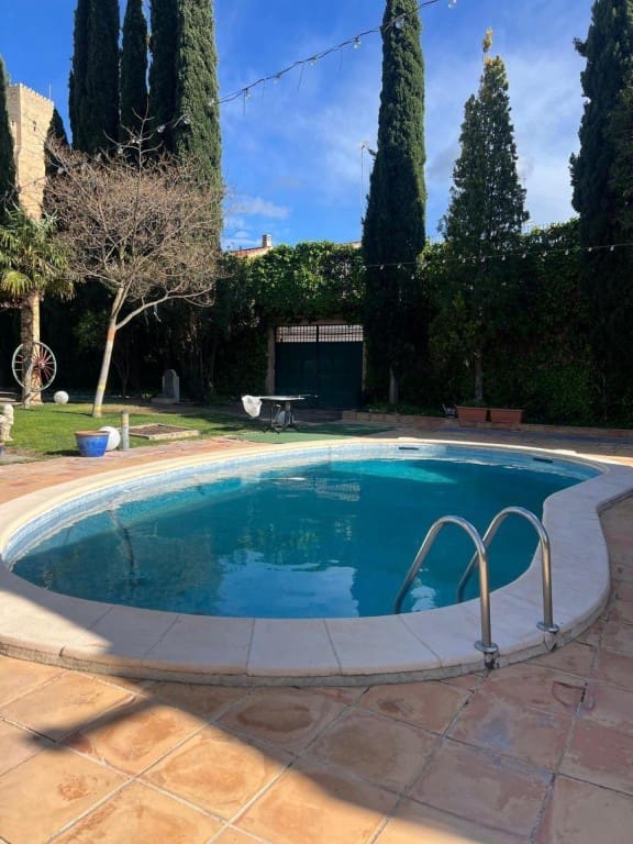 4 Zimmer Villa zu verkaufen in Almansa mit Pool Garage - 990.000 € (Ref: 9670345)