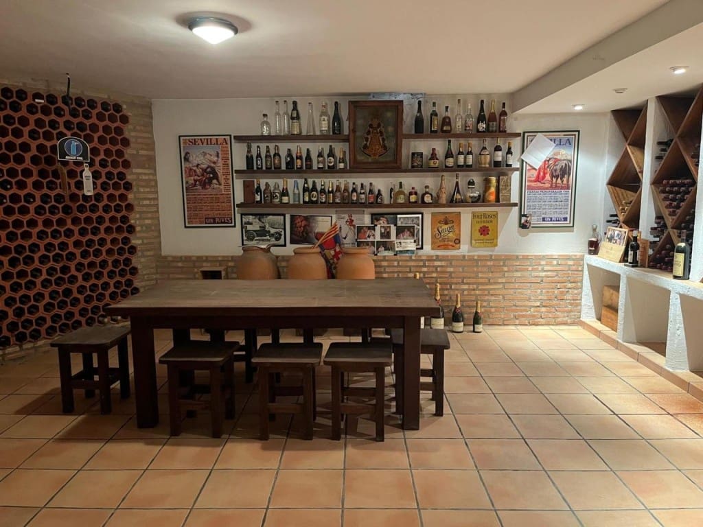 4 Zimmer Villa zu verkaufen in Almansa mit Pool Garage - 990.000 € (Ref: 9670345)