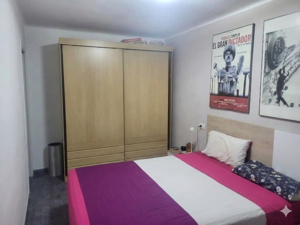 2 bedroom Apartment for sale in Santa Coloma de Gramenet - € 156,000 (Ref: 9670346)