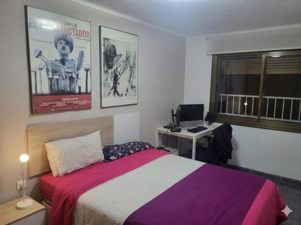 2 bedroom Apartment for sale in Santa Coloma de Gramenet - € 156,000 (Ref: 9670346)