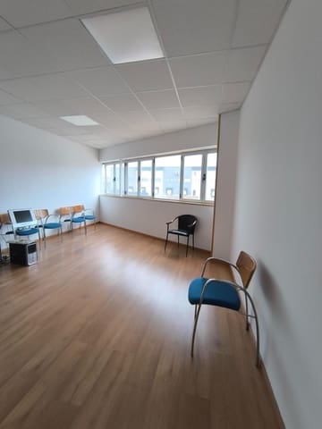 Kaupallinen myytävänä paikassa Cabanillas del Campo - 735 000 € (Ref: 9670347)