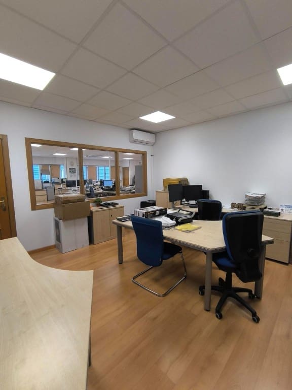 Comercial para venda em Cabanillas del Campo - 735 000 € (Ref: 9670347)