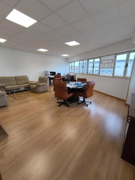 Comercial para venda em Cabanillas del Campo - 735 000 € (Ref: 9670347)