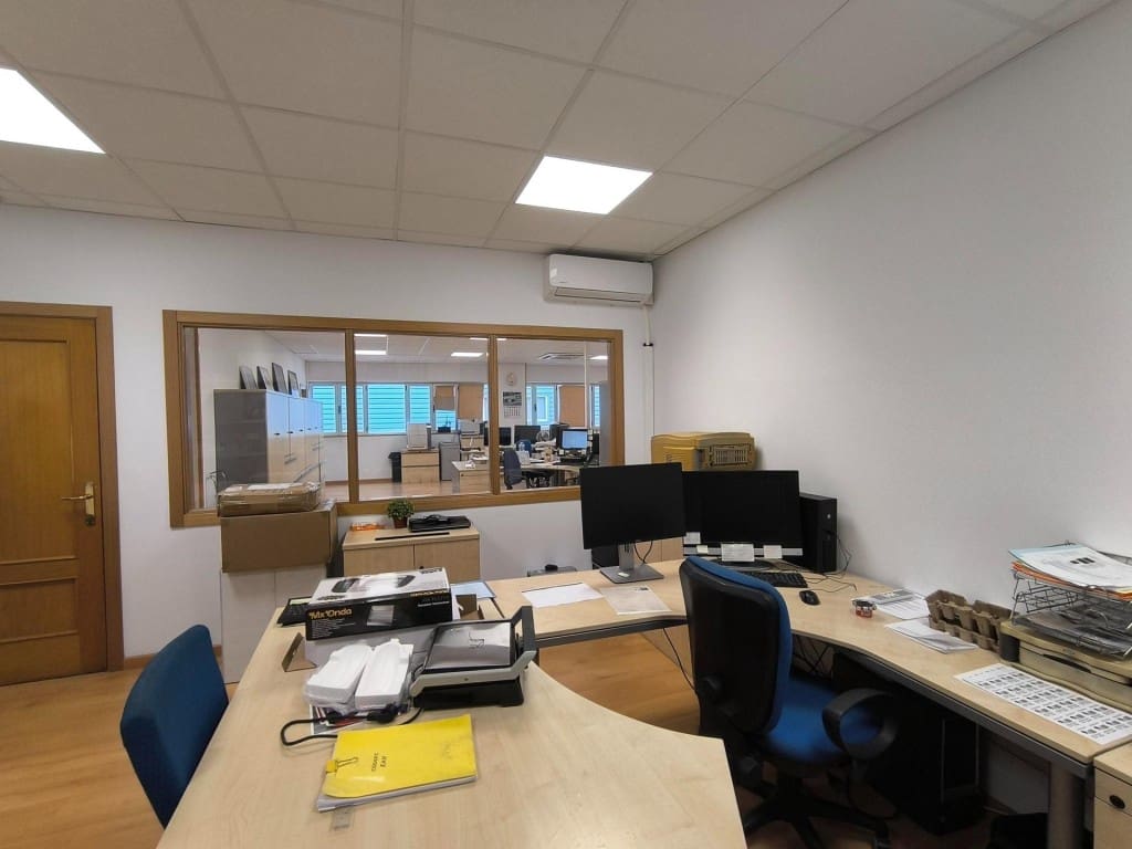 Comercial para venda em Cabanillas del Campo - 735 000 € (Ref: 9670347)