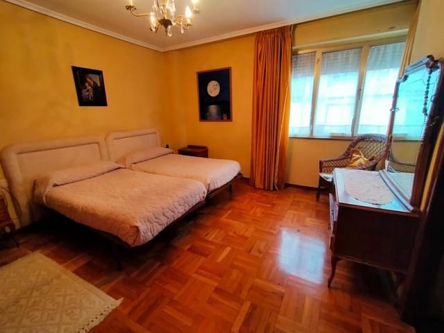 5 sovrum Lägenhet till salu i La Bañeza - 125 000 € (Ref: 9670349)