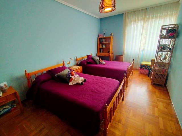 5 sovrum Lägenhet till salu i La Bañeza - 125 000 € (Ref: 9670349)