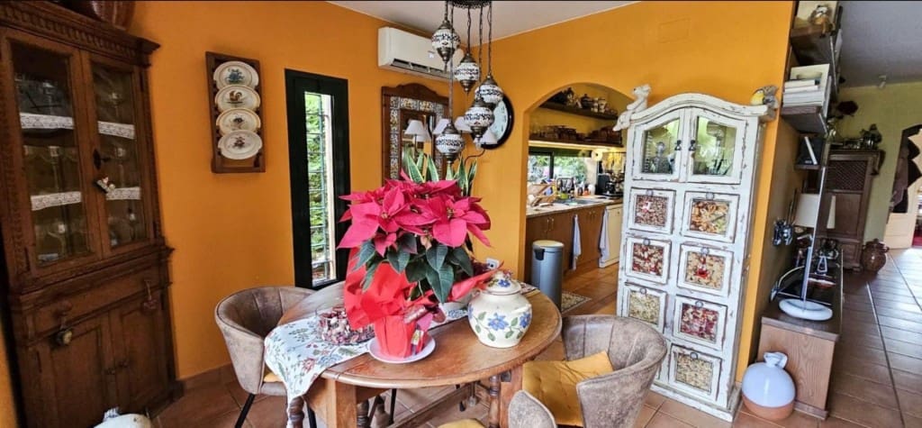 4 Zimmer Villa zu verkaufen in Navata - 435.000 € (Ref: 9670351)