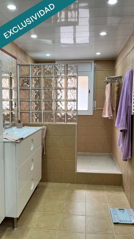 7 bedroom Villa for sale in Vidreres with pool - € 325,000 (Ref: 9674065)