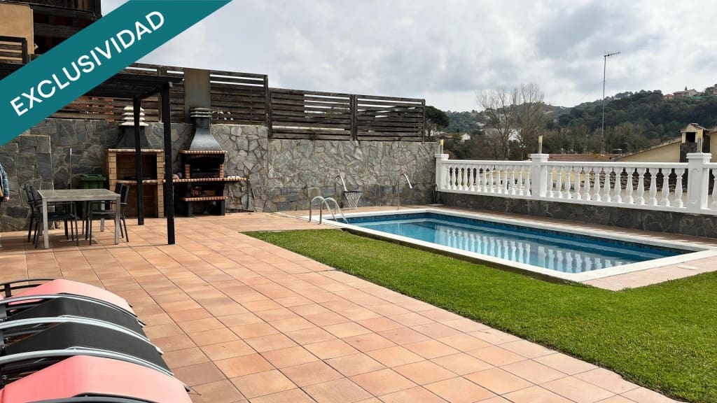 7 bedroom Villa for sale in Vidreres with pool - € 325,000 (Ref: 9674065)