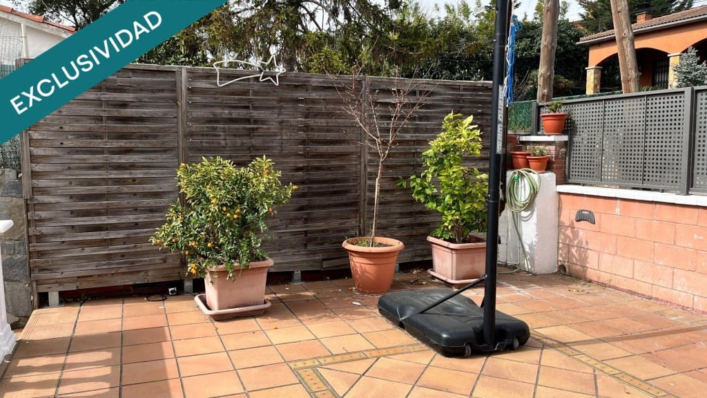 7 bedroom Villa for sale in Vidreres with pool - € 325,000 (Ref: 9674065)