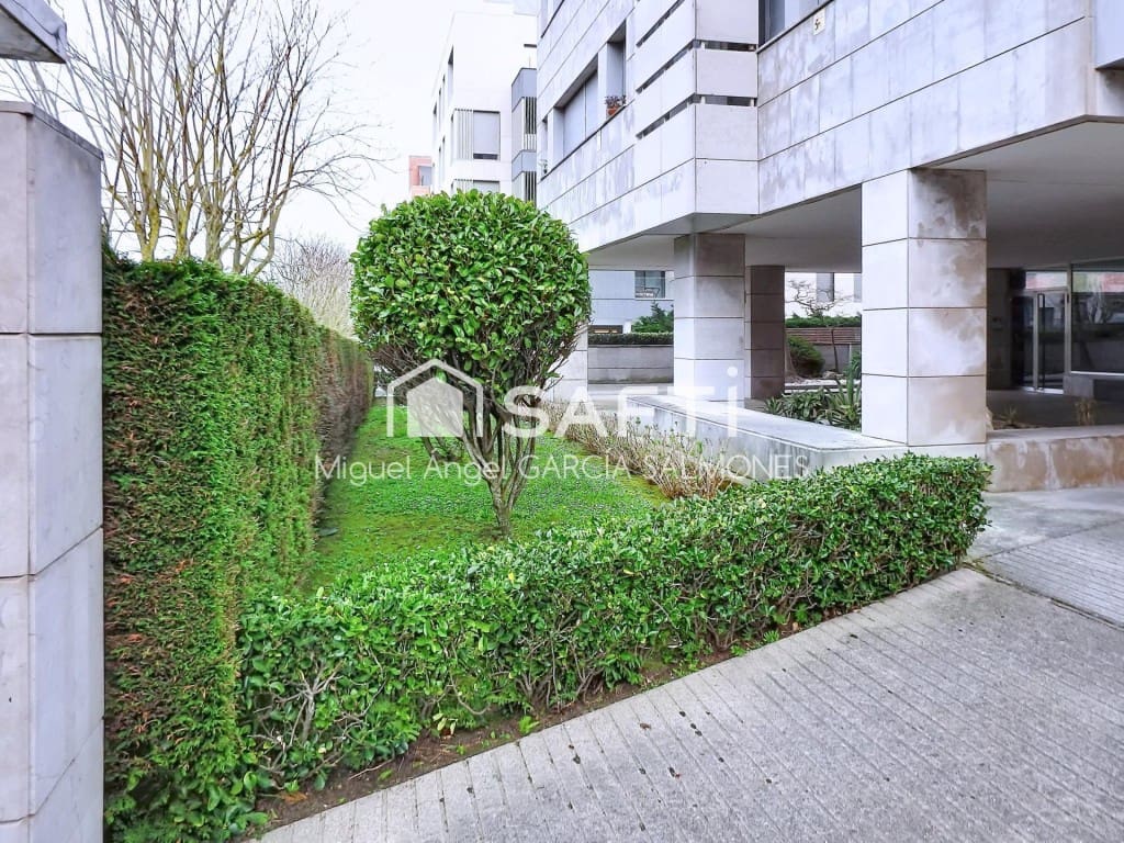 4 slaapkamer Flat te koop in Santander met zwembad garage - € 887.000 (Ref: 9674067)