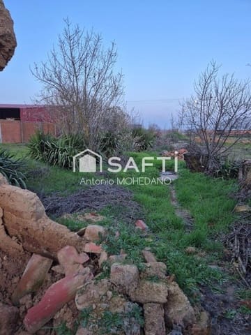 2 bedroom Terraced Villa for sale in Villademor de la Vega - € 17,100 (Ref: 9674076)