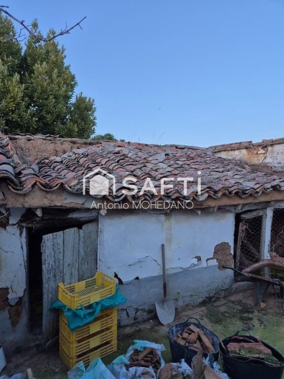 2 bedroom Terraced Villa for sale in Villademor de la Vega - € 17,100 (Ref: 9674076)