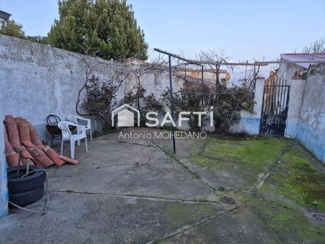 2 bedroom Terraced Villa for sale in Villademor de la Vega - € 17,100 (Ref: 9674076)