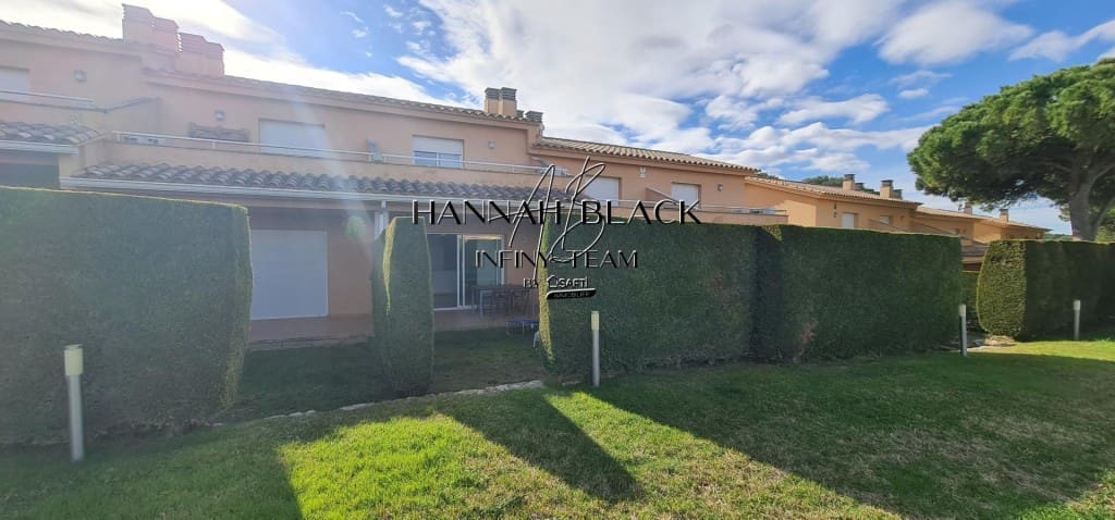 3 bedroom Villa for sale in L'Escala with pool - € 369,000 (Ref: 9677105)