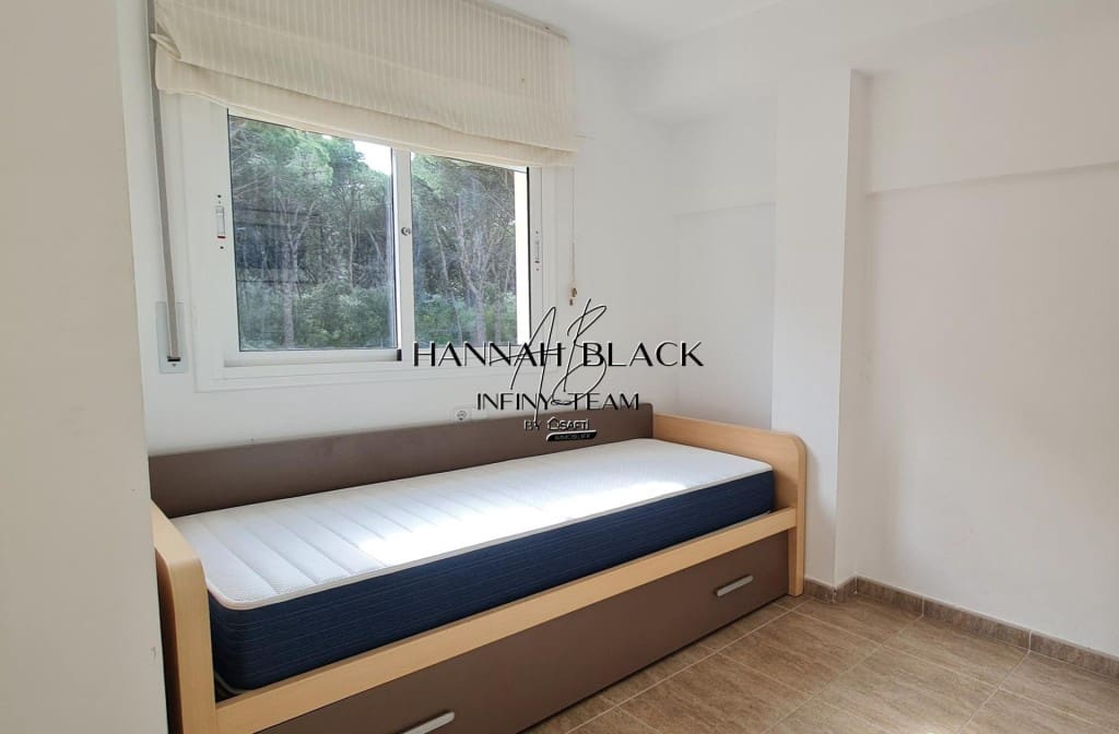 3 bedroom Villa for sale in L'Escala with pool - € 369,000 (Ref: 9677105)