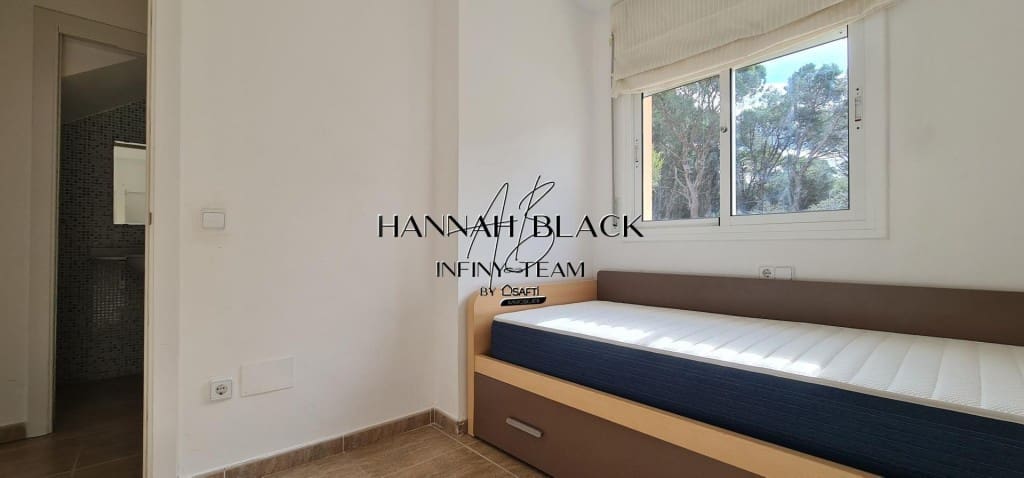 3 bedroom Villa for sale in L'Escala with pool - € 369,000 (Ref: 9677105)